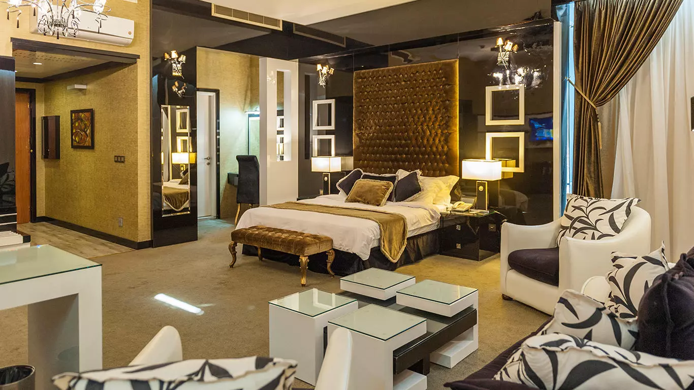 Darvishi Royal Hotel
