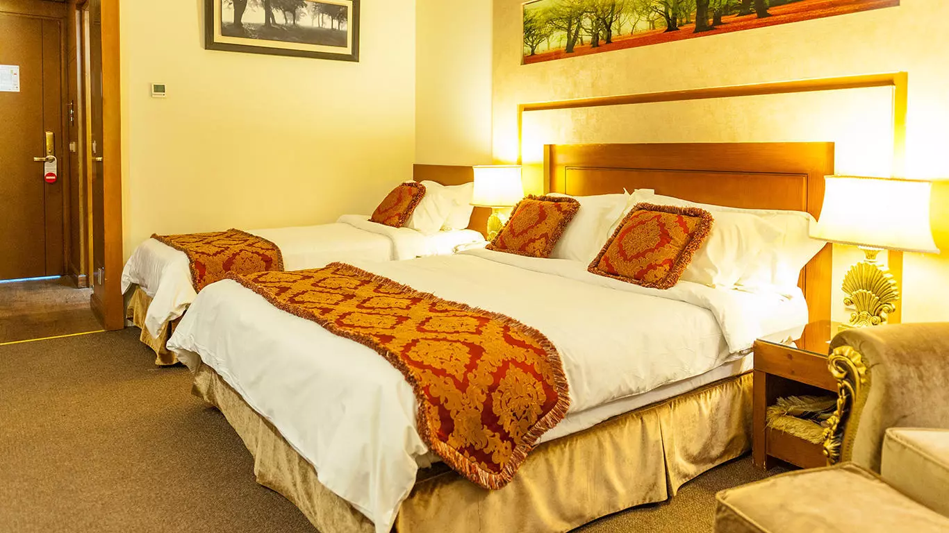 Darvishi Royal Hotel