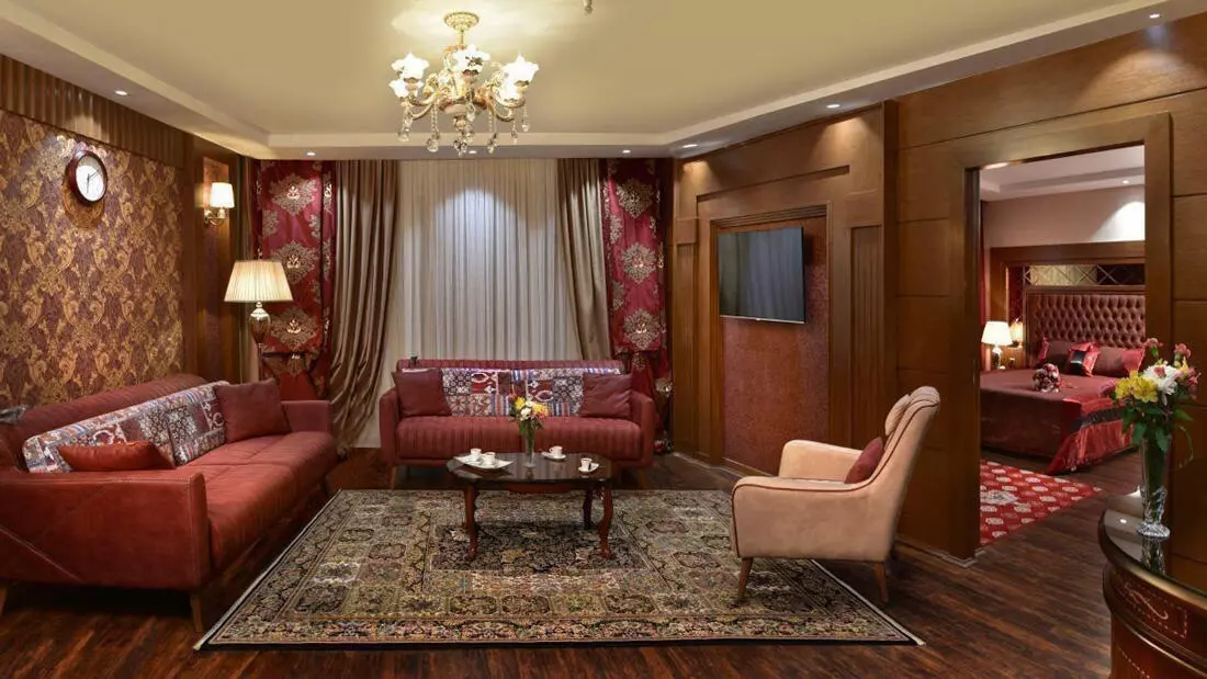 Almas Novin Hotel