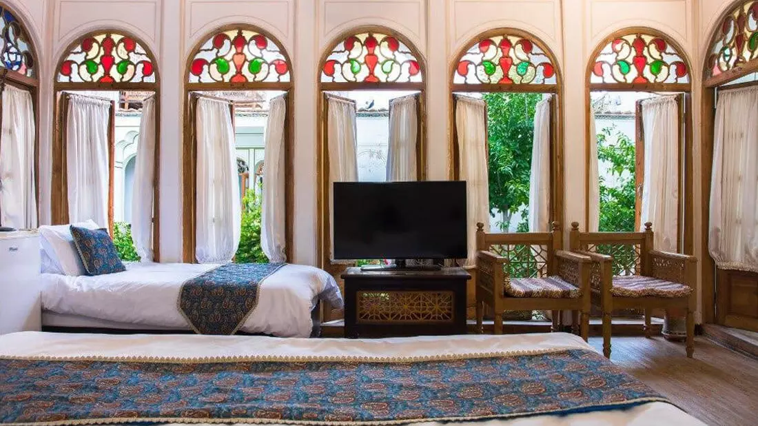 Atigh Traditional Hotel