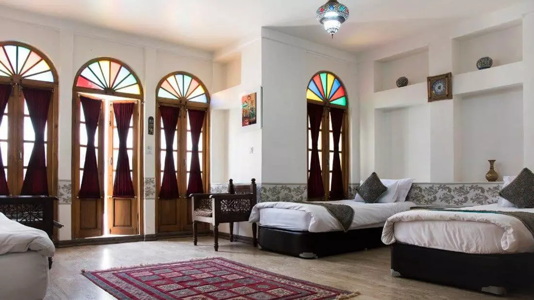 Atigh Traditional Hotel