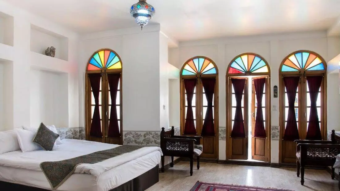 Atigh Traditional Hotel