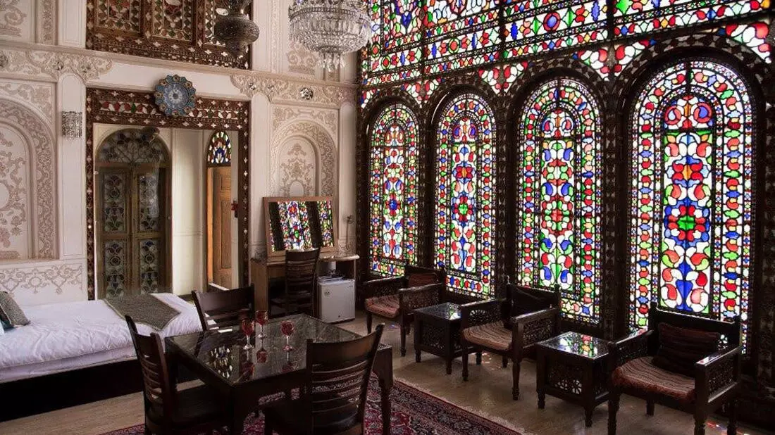 Atigh Traditional Hotel
