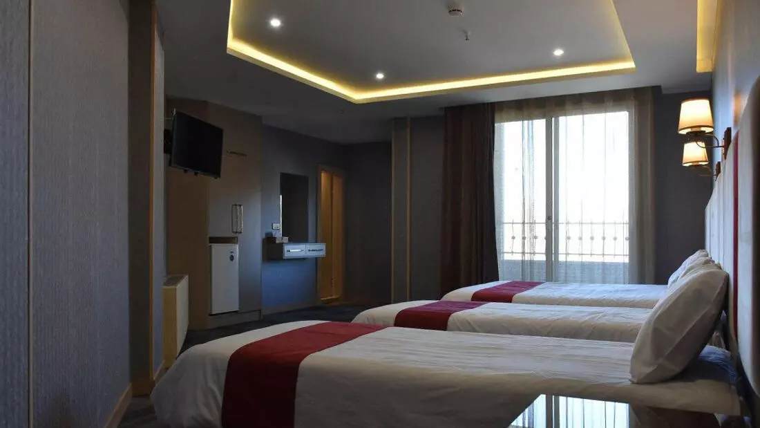 Espadana Hotel