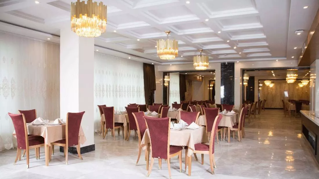 Sarina Hotel