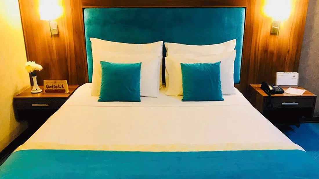 Parsian Hotel