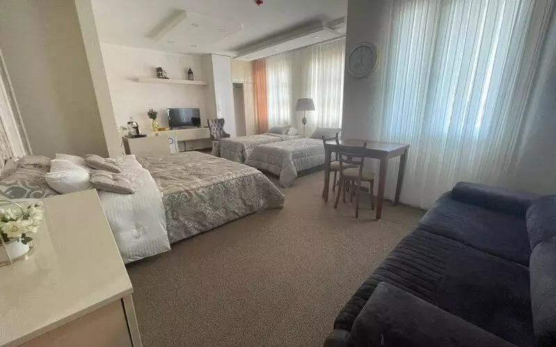 Sarina Hotel