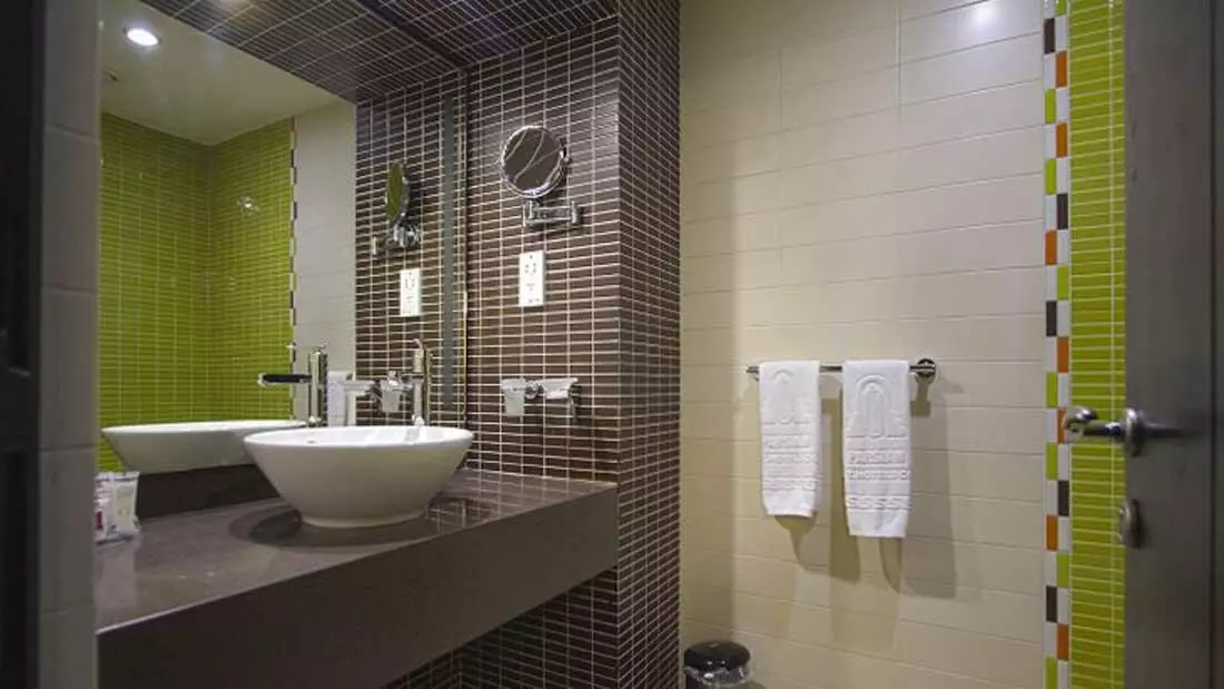 Parsian Evin hotel