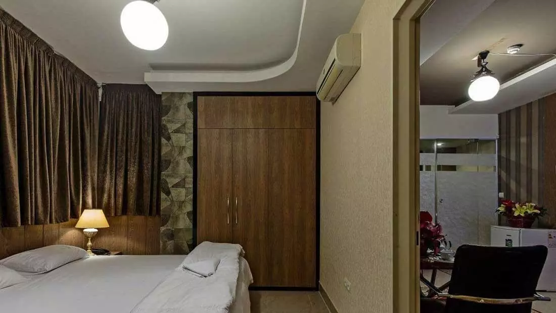 Zendehrod Hotel