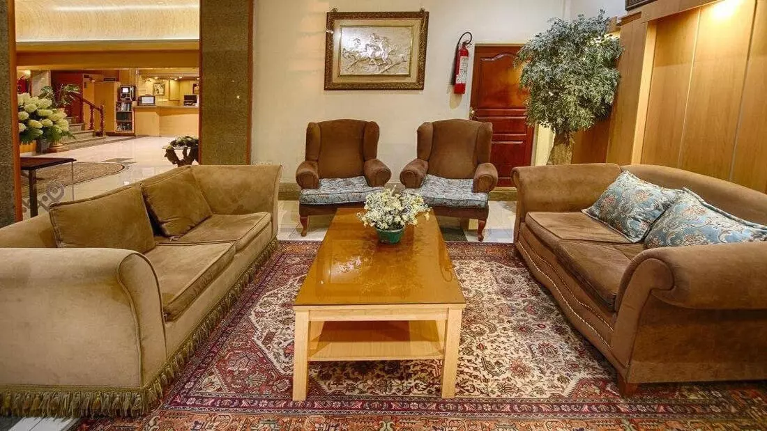 Aftabe Shargh Hotel