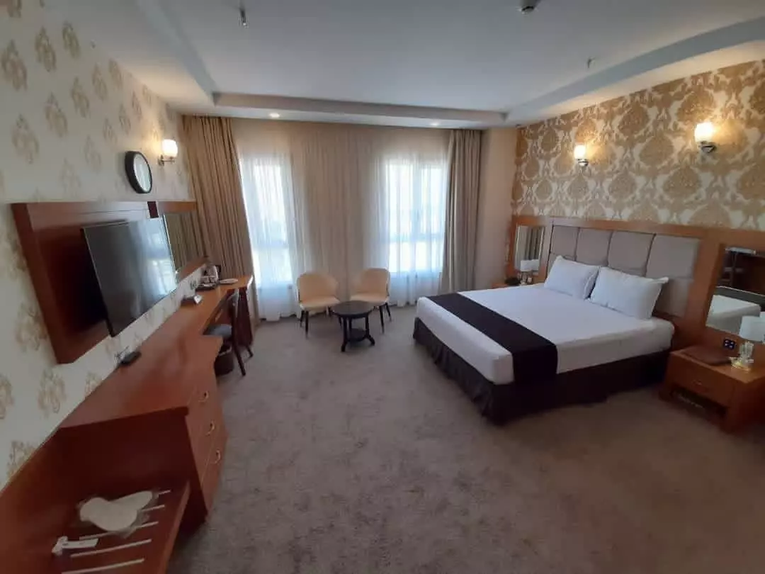 Sarina Hotel
