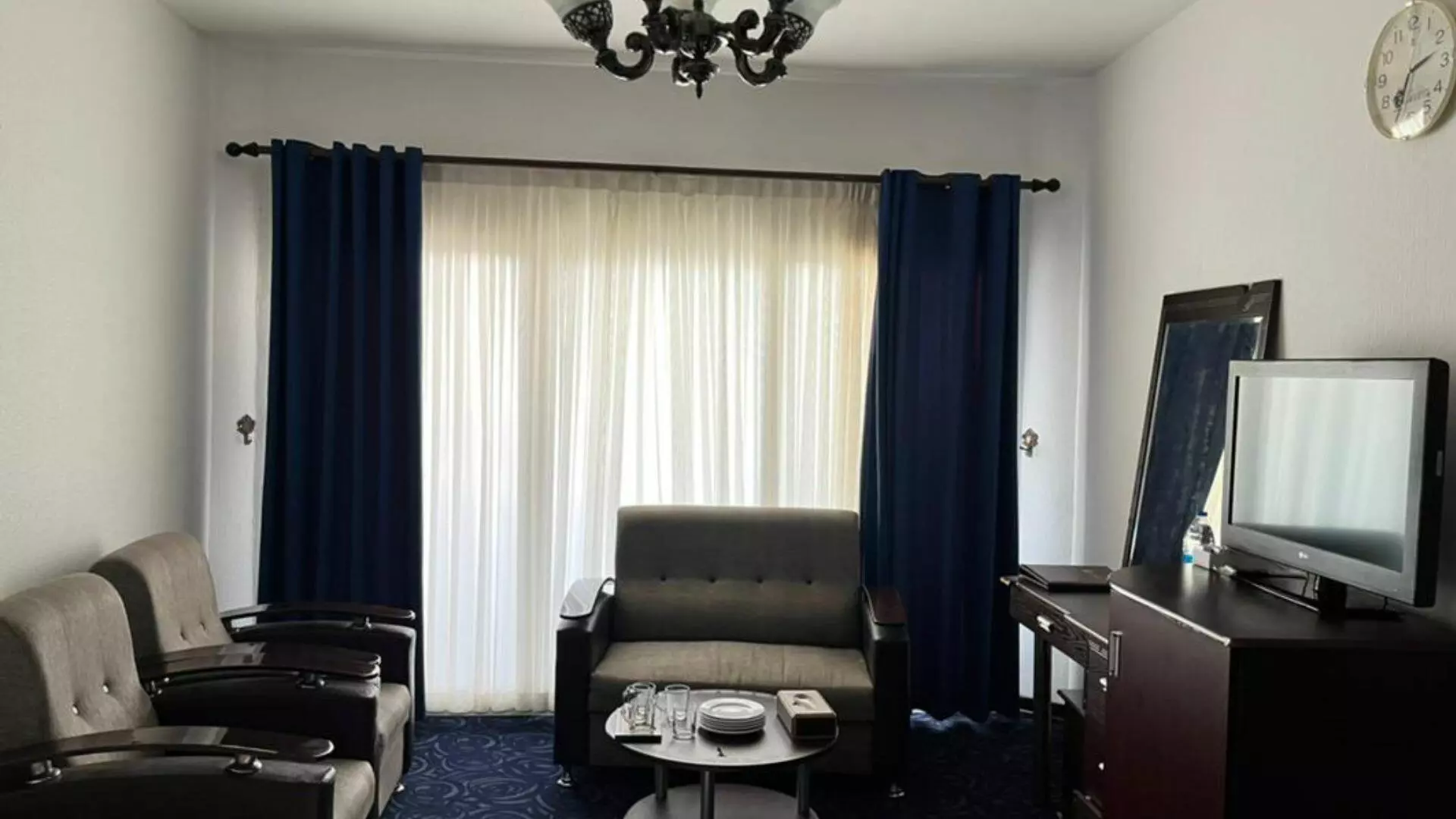 Gambron Hotel