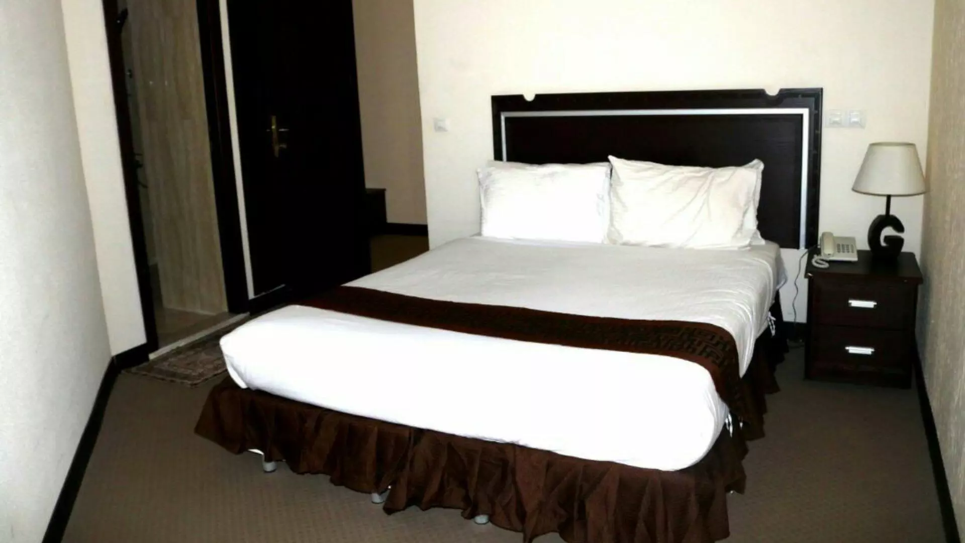 Gambron Hotel
