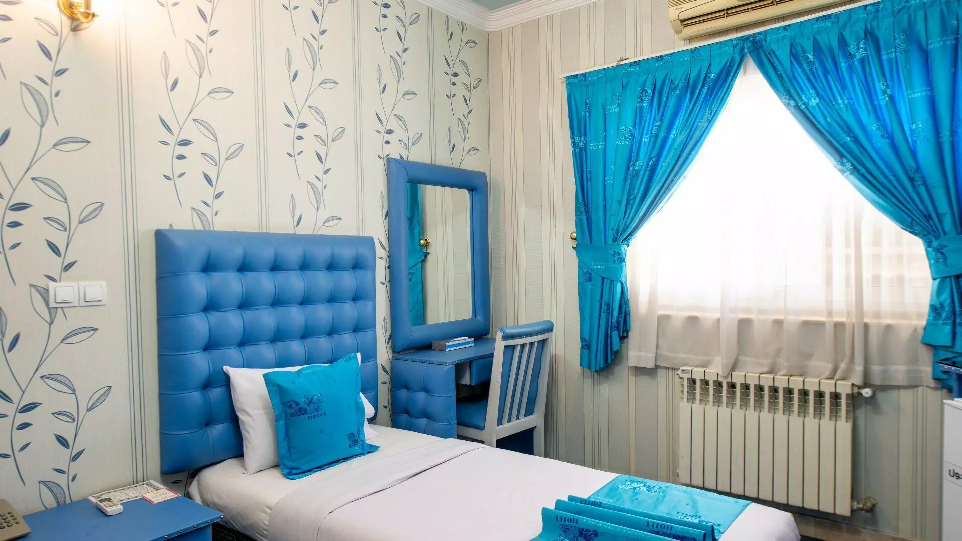 Parseh Hotel