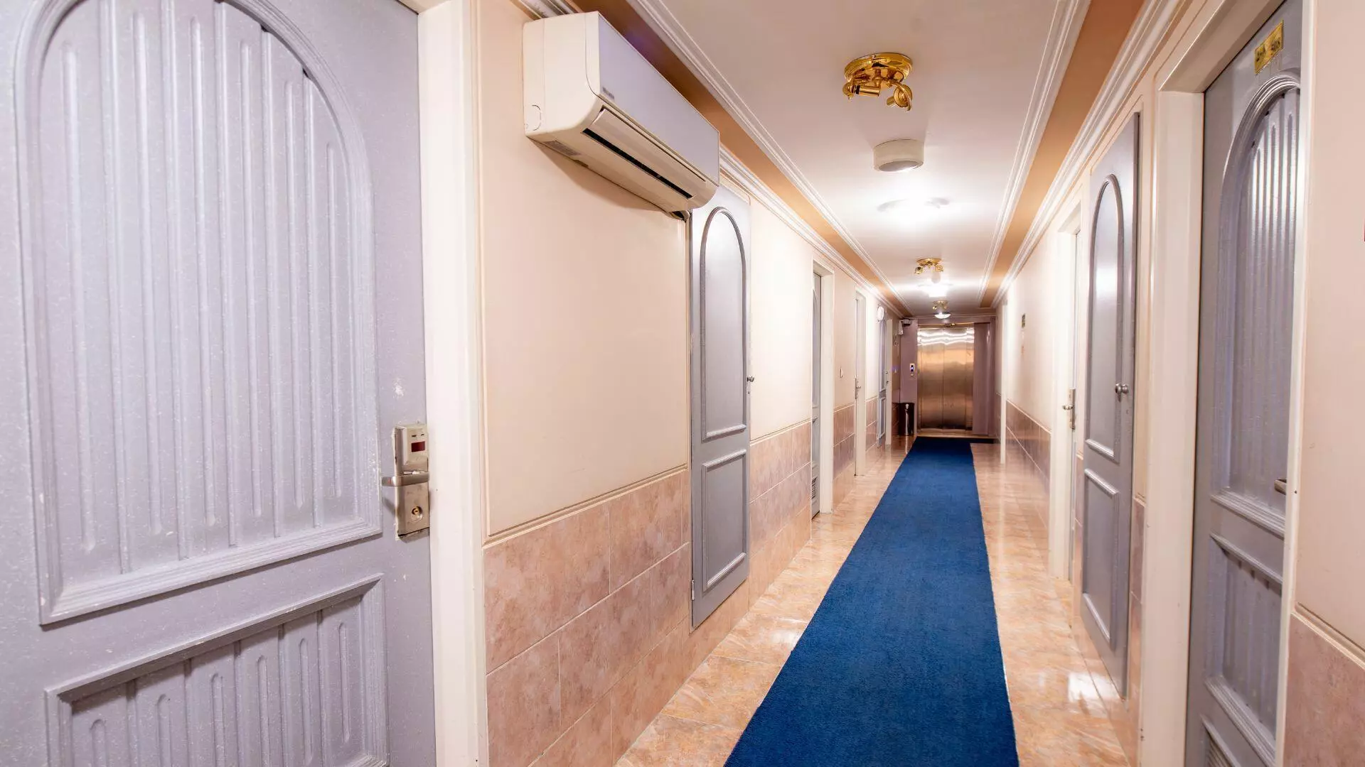 Parseh Hotel