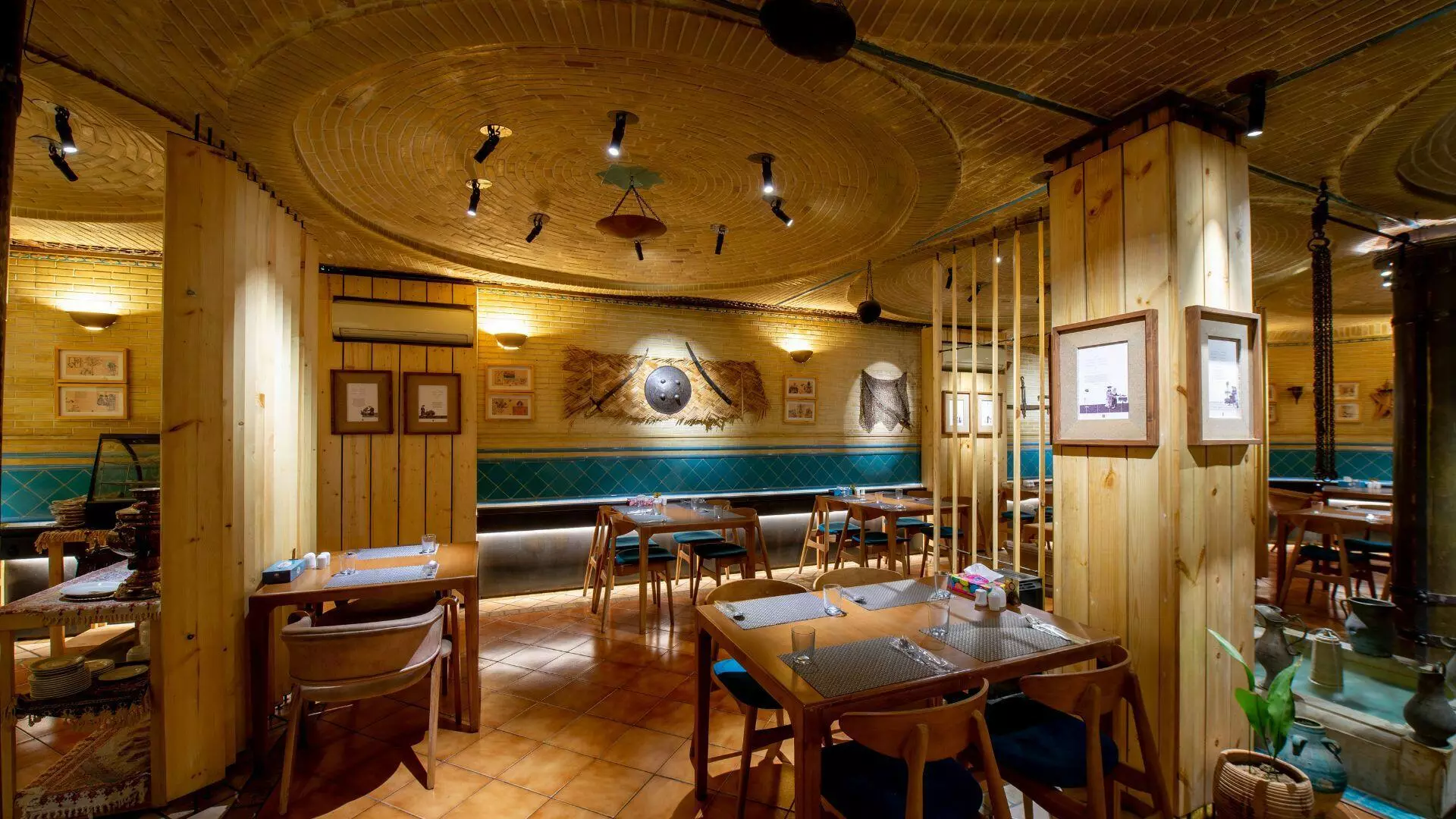 Roodaki Hotel