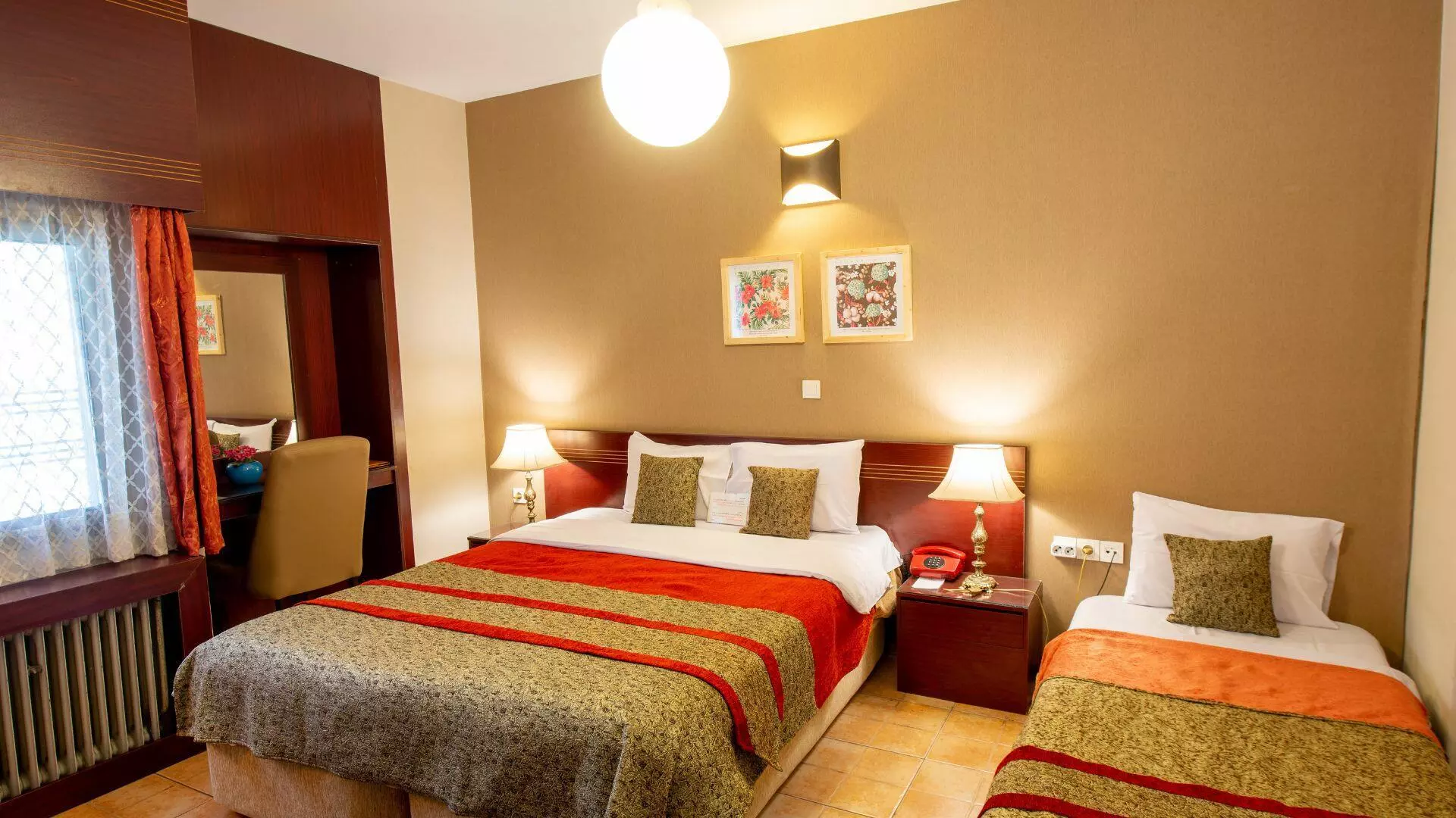 Roodaki Hotel