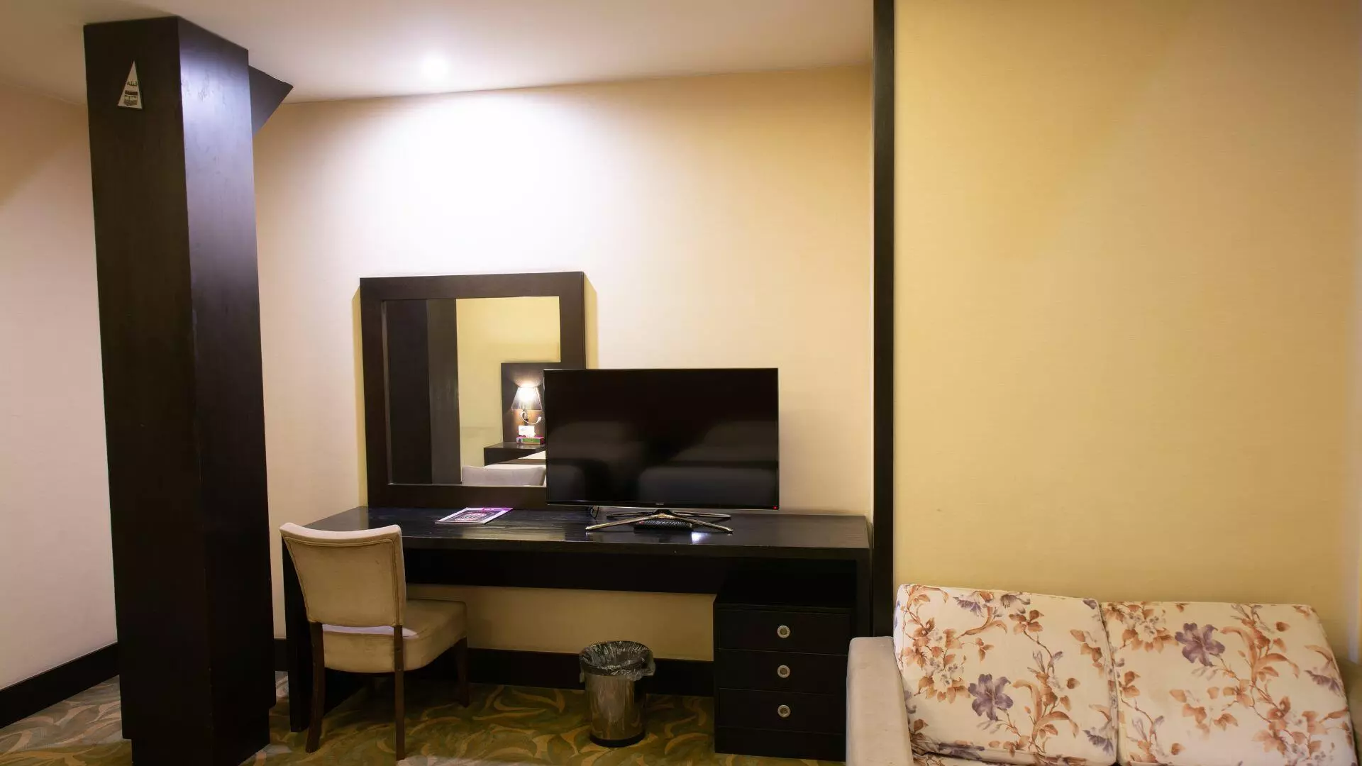 Shiraz Royal Hotel