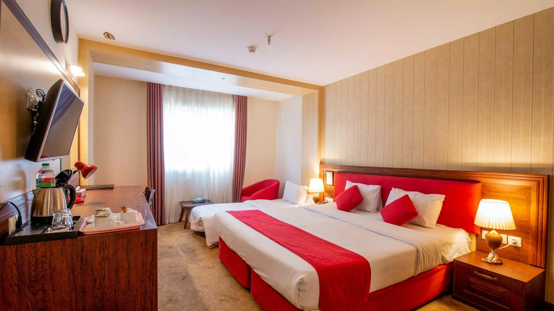 Shirazis Hotel