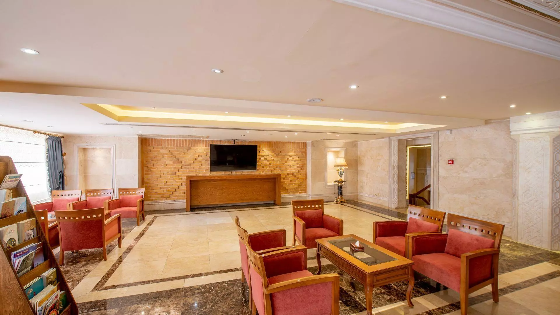 Zandiyeh Hotel