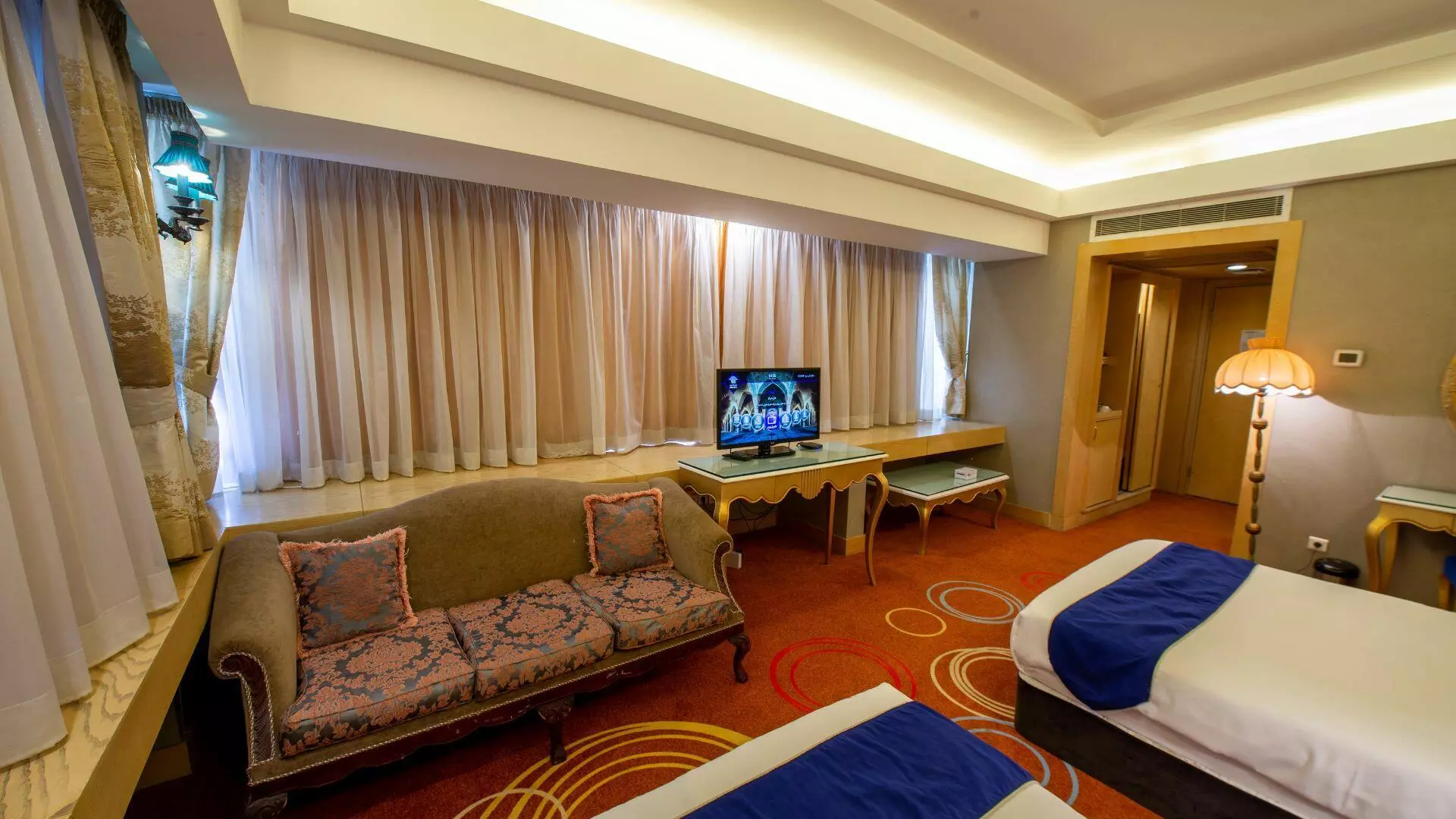 Shiraz Grand Hotel