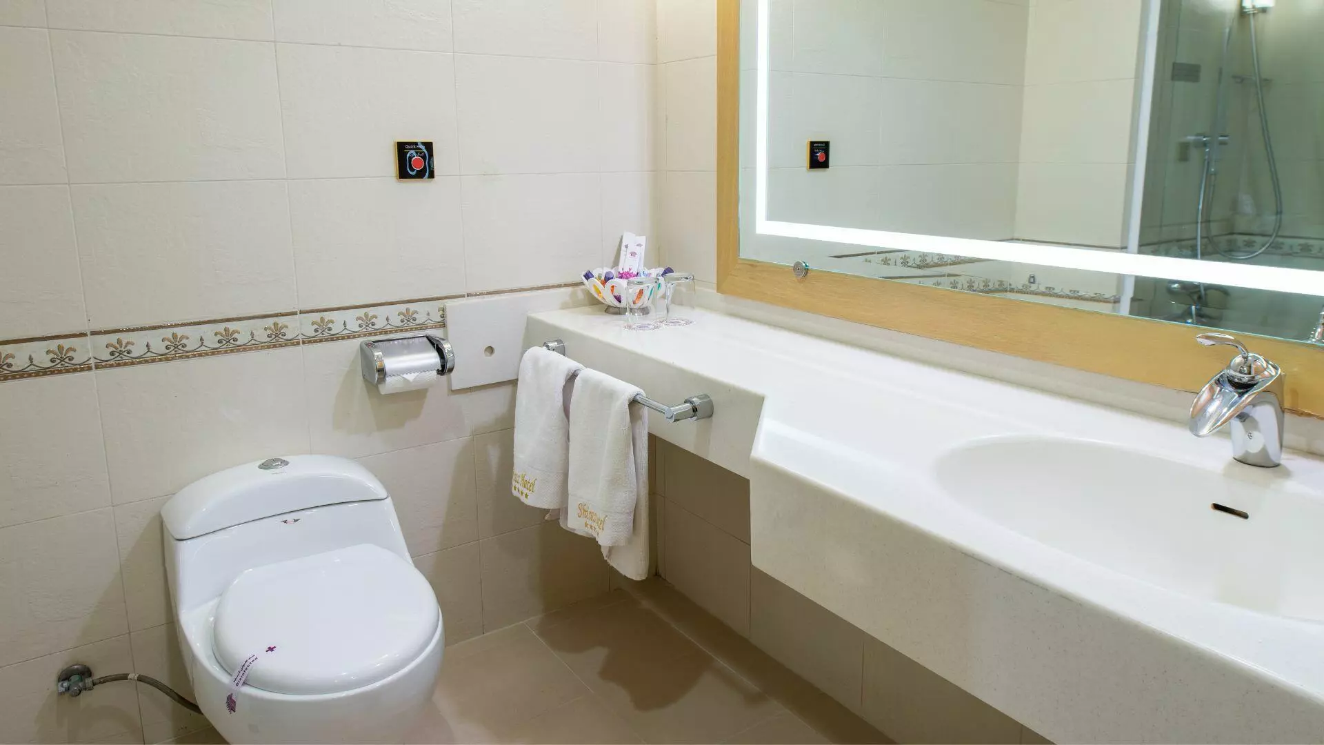 Shiraz Grand Hotel