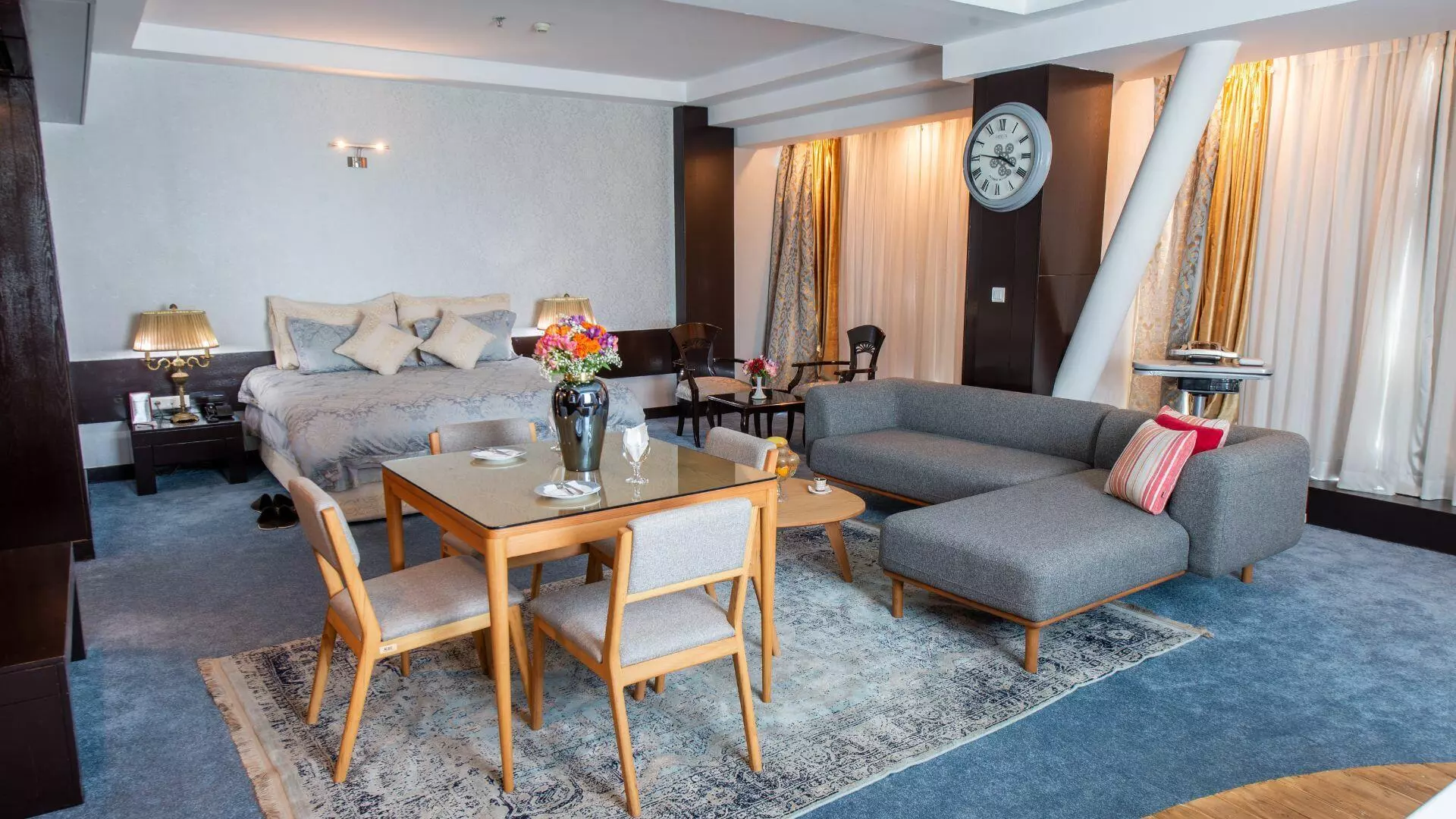 Chamran Grand Hotel