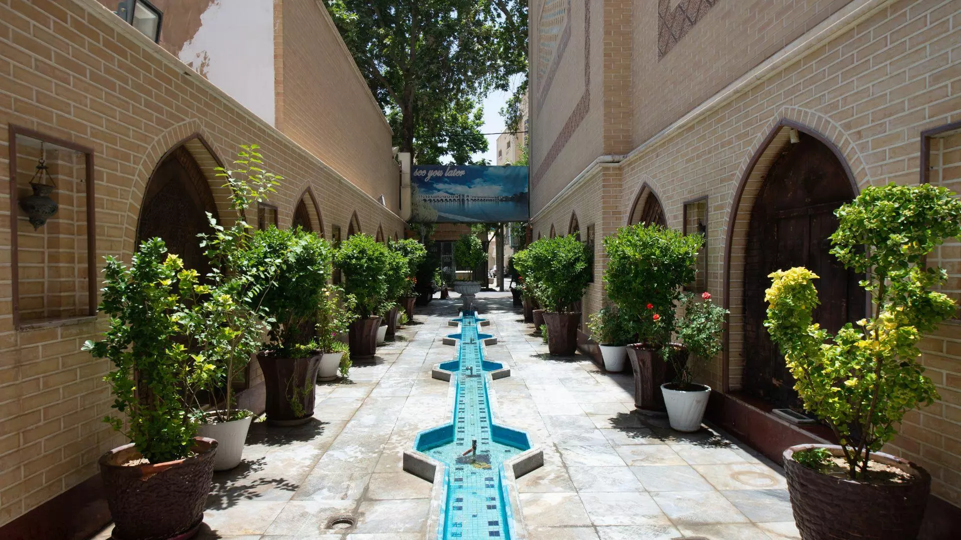 Safavi Hotel