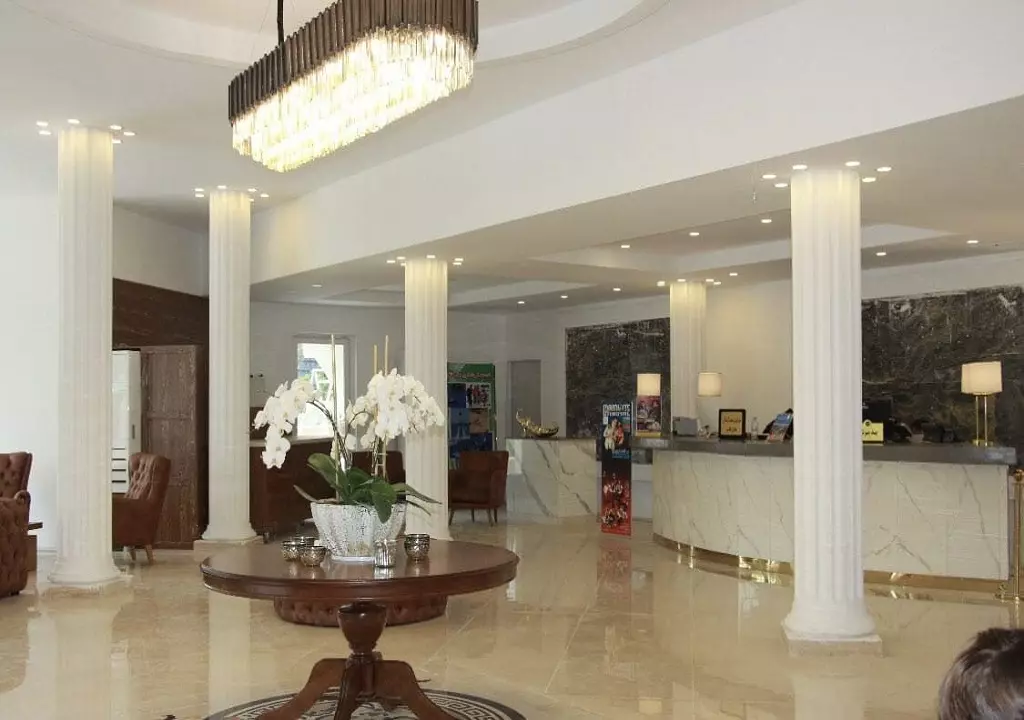 Royan Ghaem Hotel