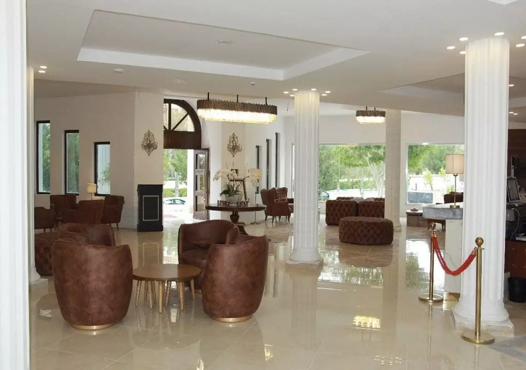 Royan Ghaem Hotel