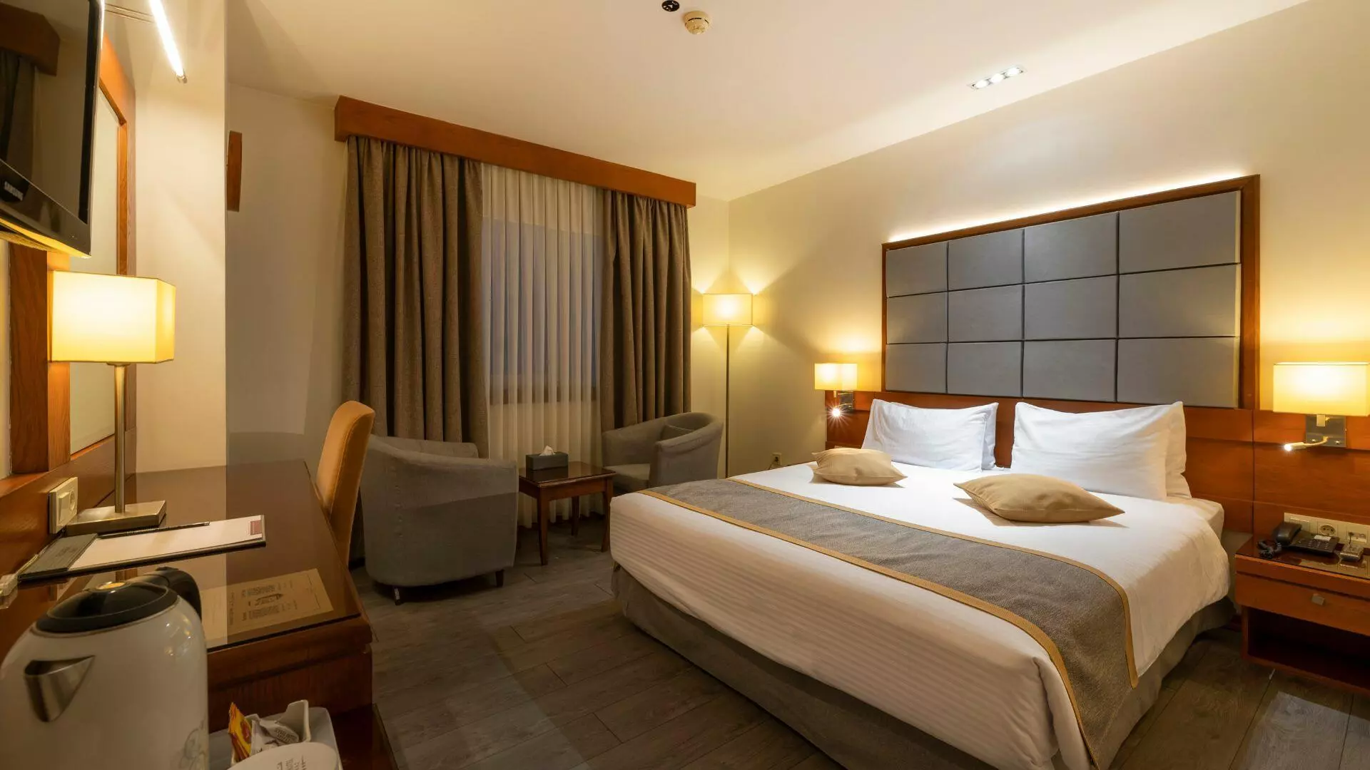 Elysee Hotel