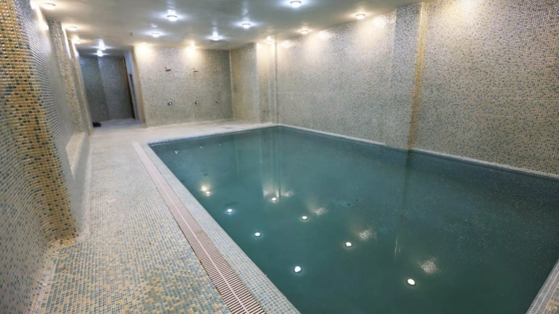 Persian Plaza Hotel