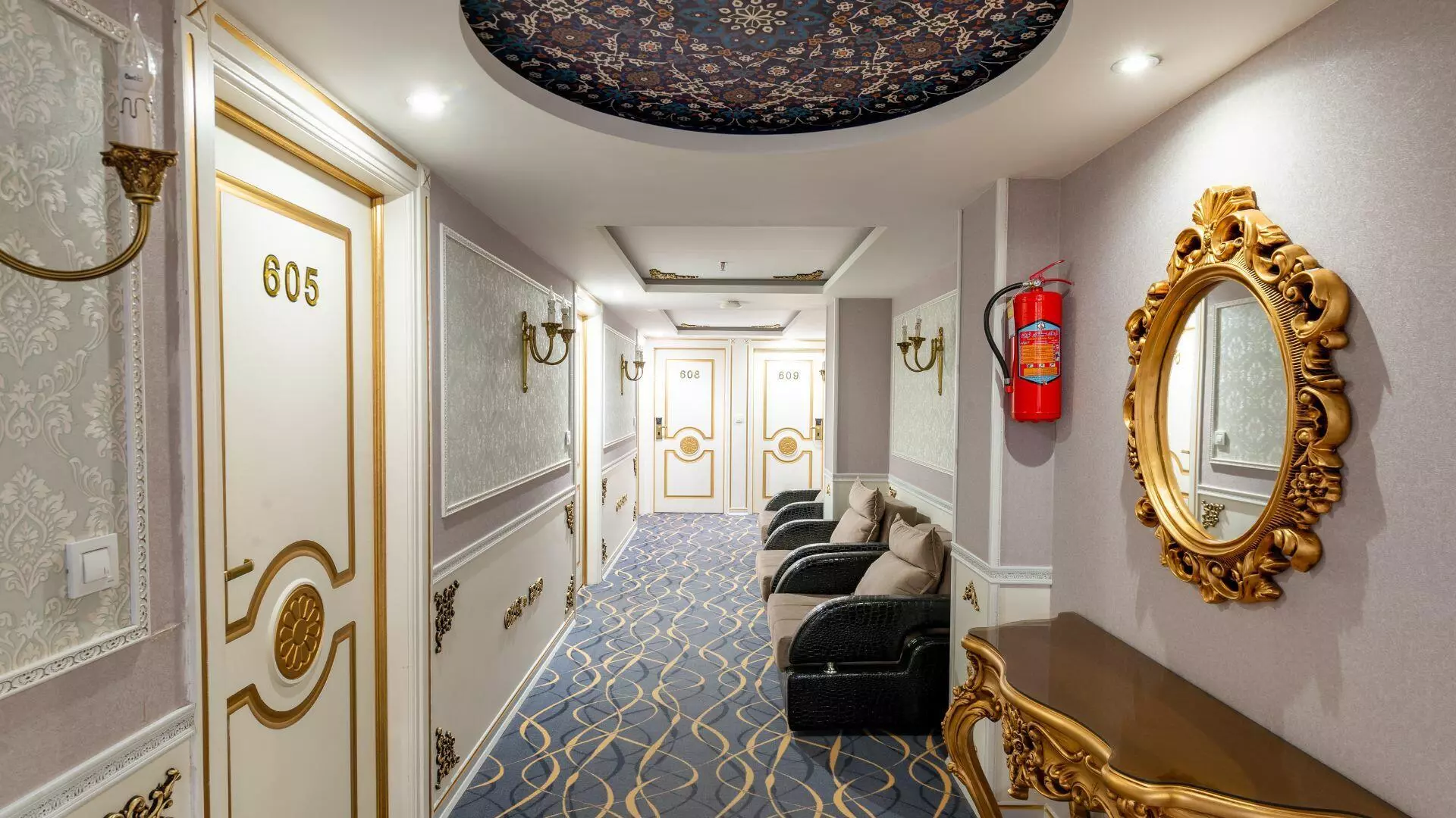 Khajoo Hotel