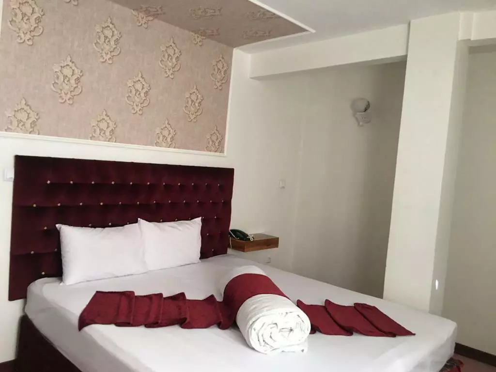 Khavar Hotel