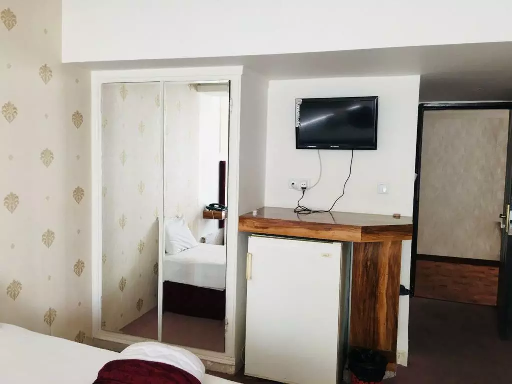 Khavar Hotel