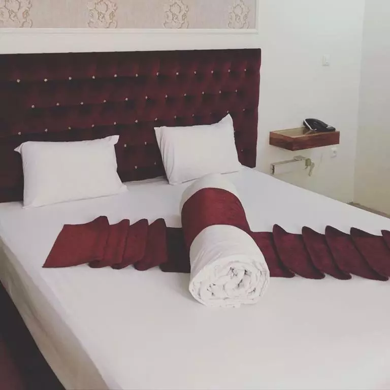Khavar Hotel