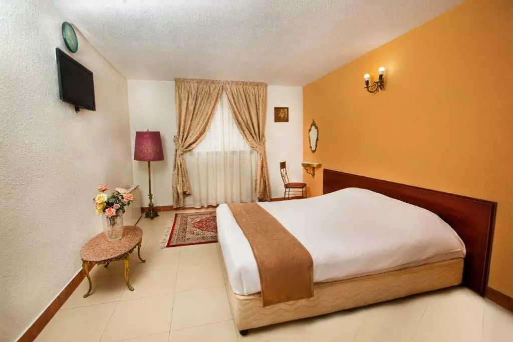Aminian Hotel