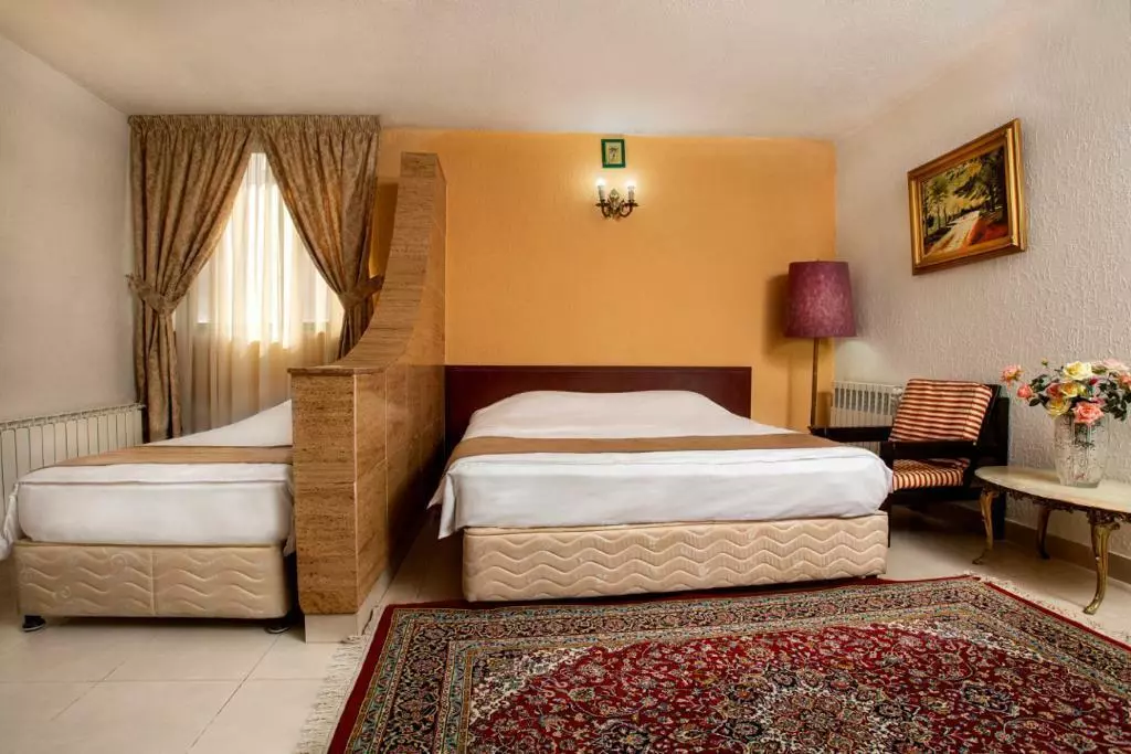 Aminian Hotel