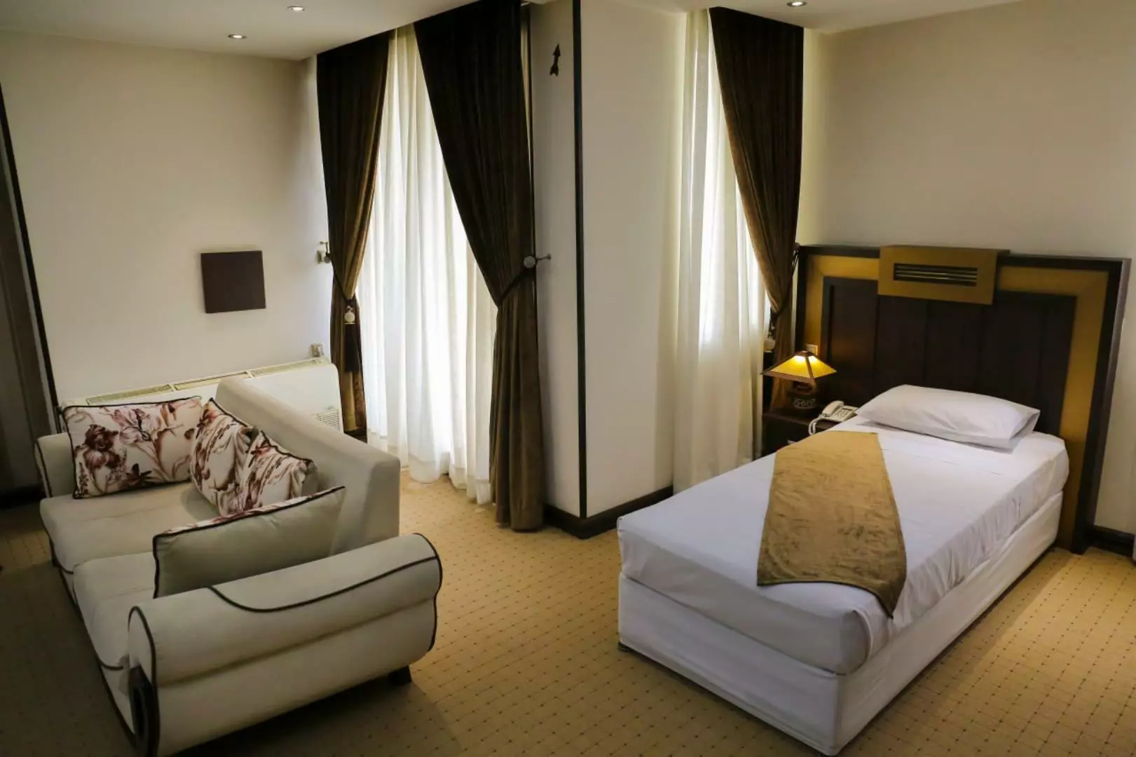 Gostaresh Hotel Gostaresh Hotel