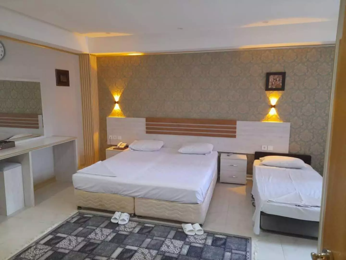 Sepahan Hotel