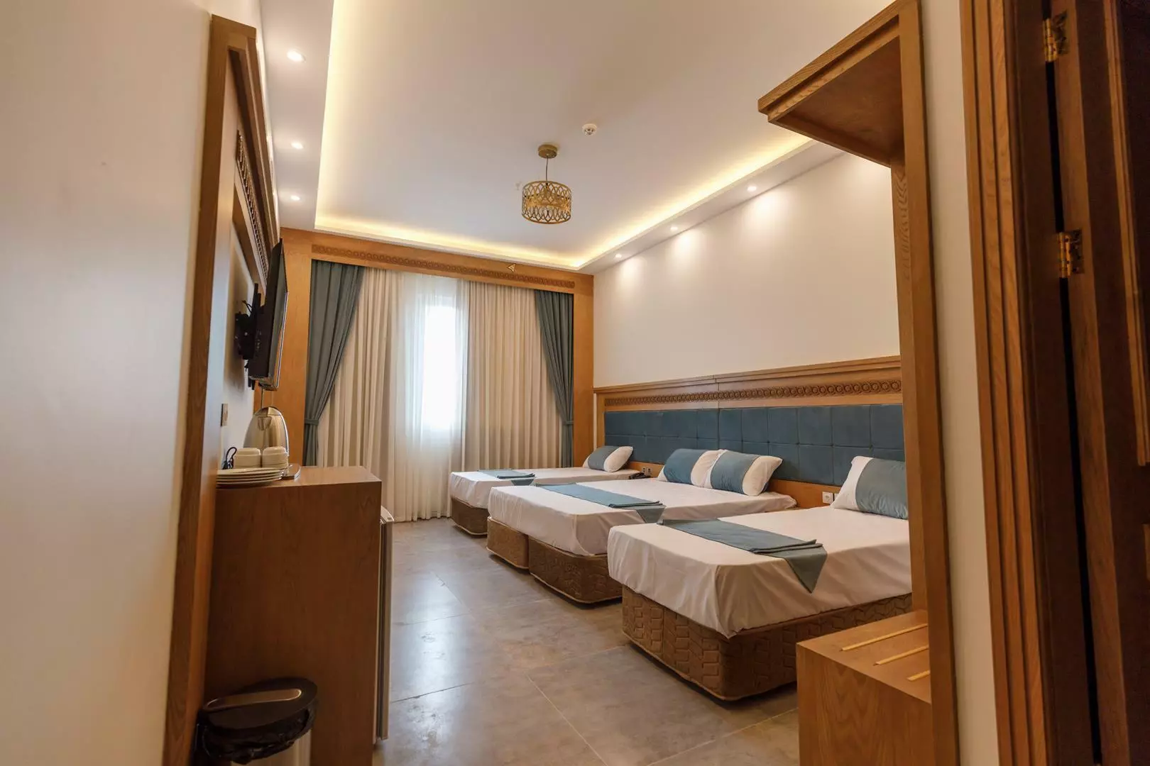 Liana Hotel