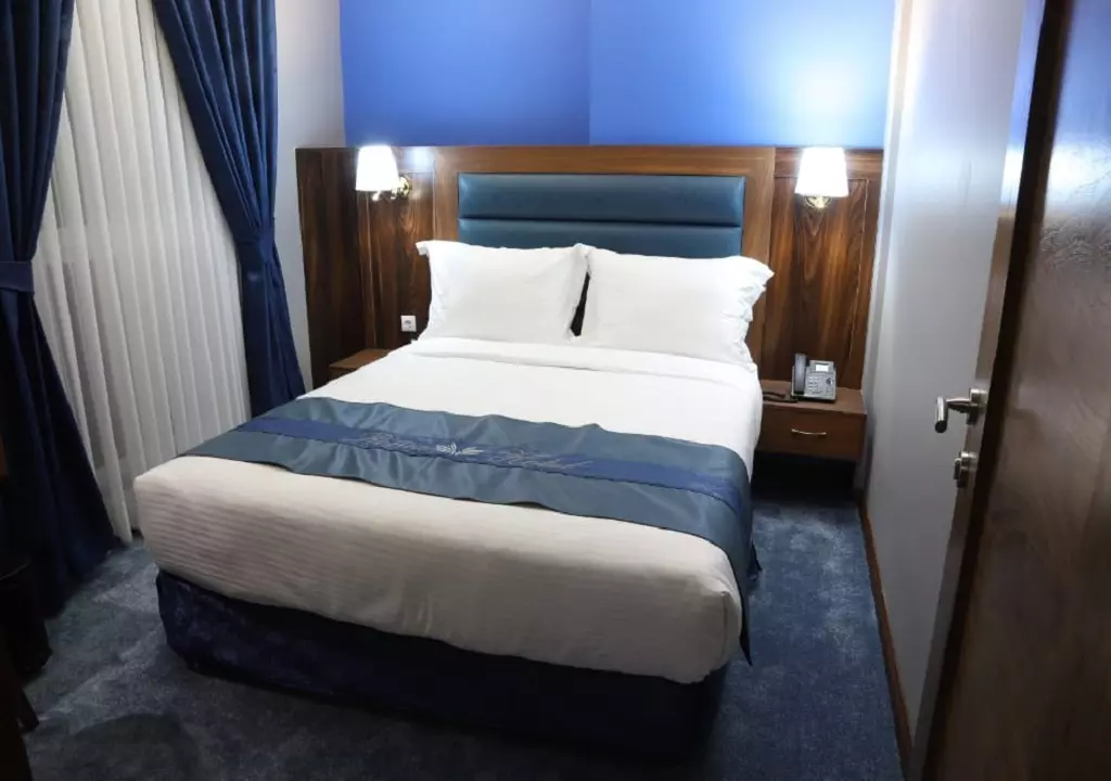 Ronia Hotel