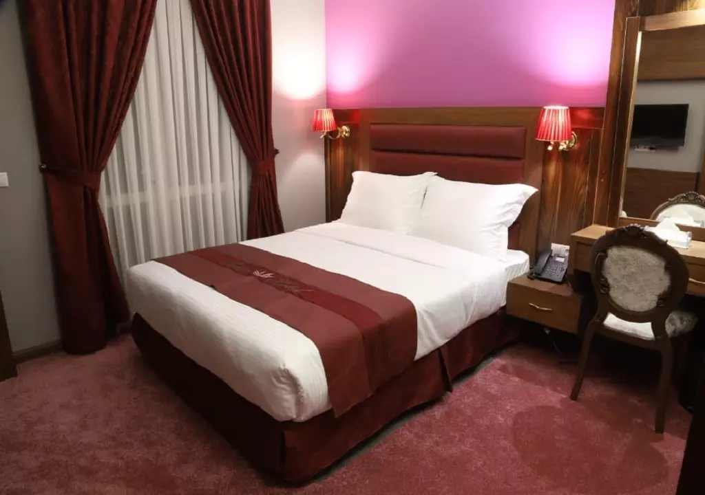 Ronia Hotel