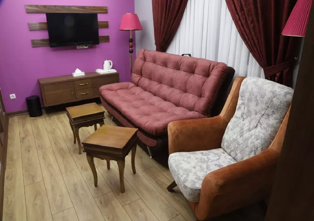 Ronia Hotel