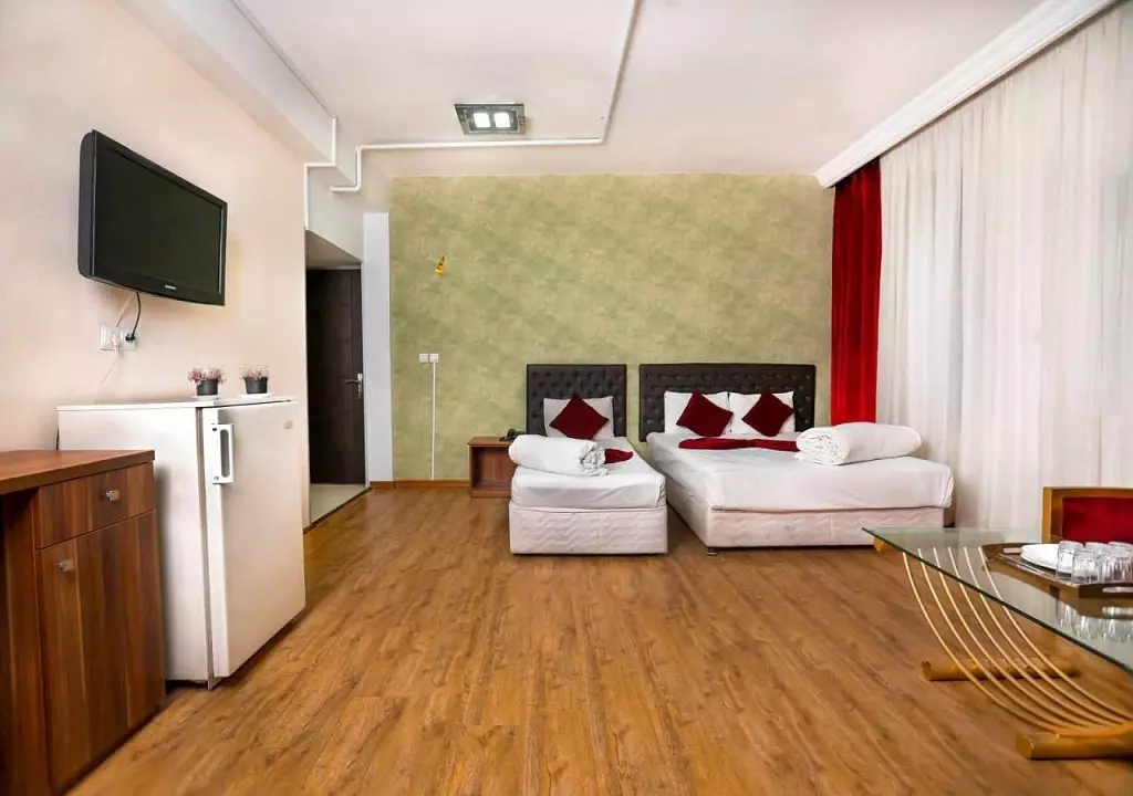 Javaheri Hotel