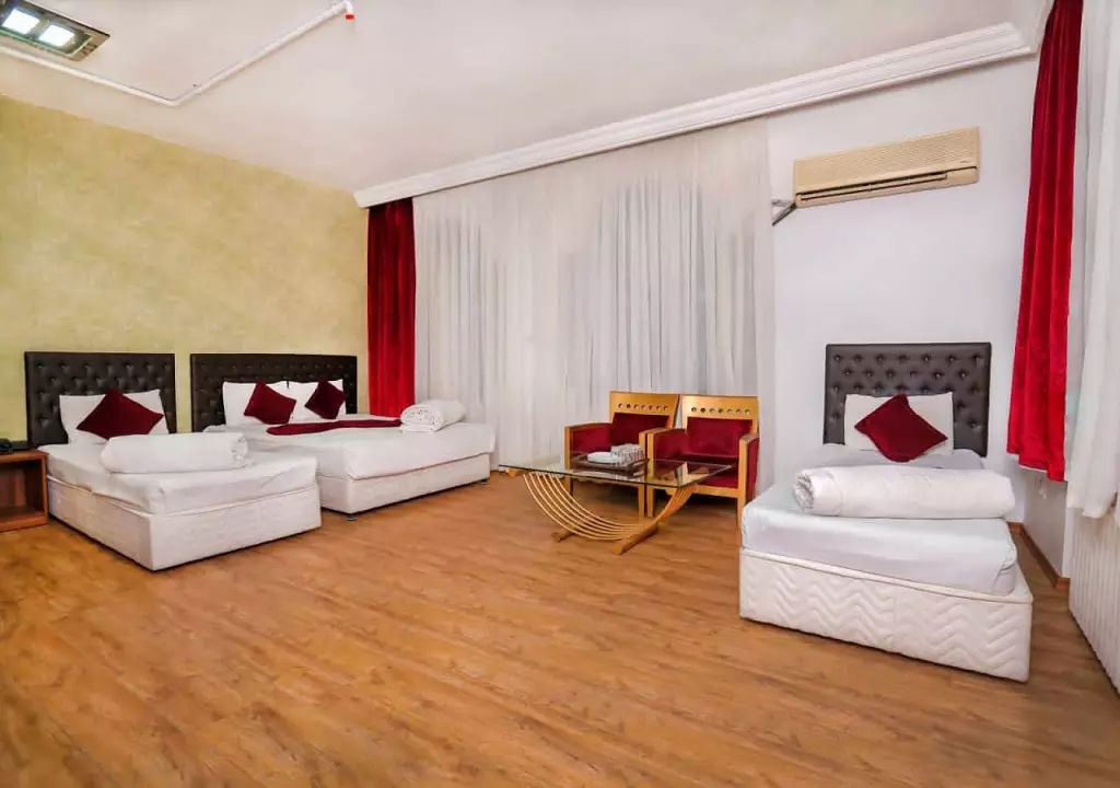 Javaheri Hotel