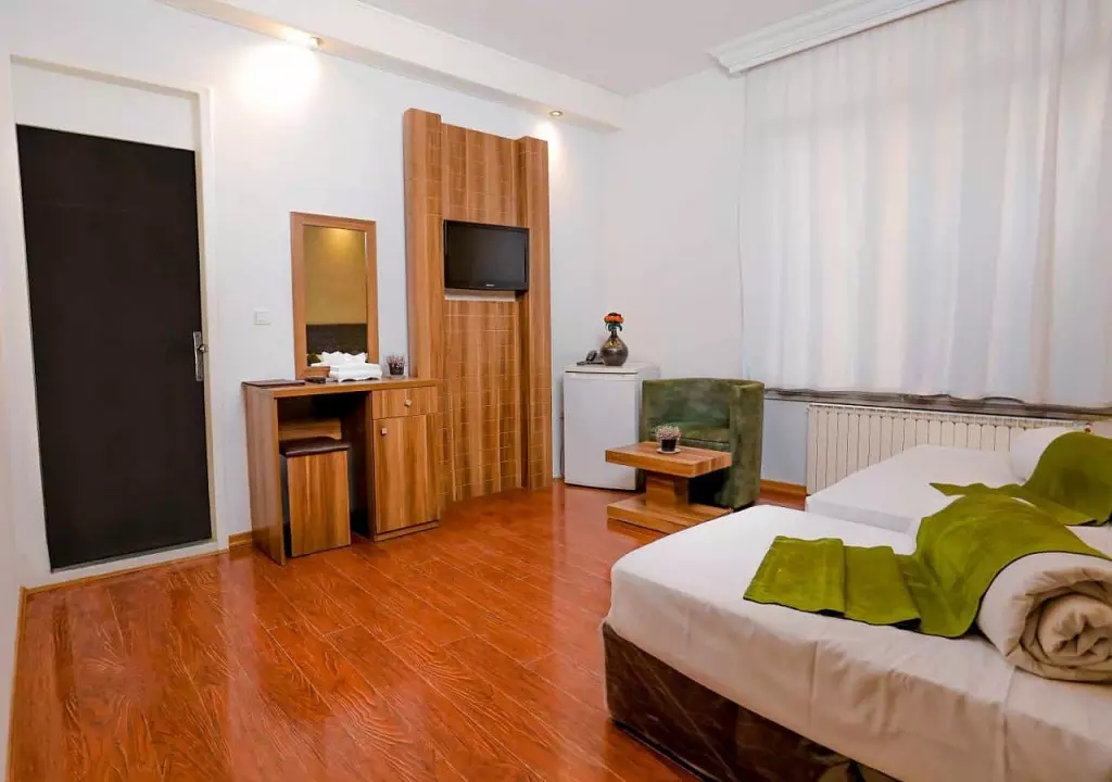 Javaheri Hotel