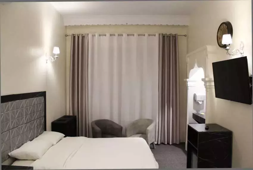 Karoon Hotel
