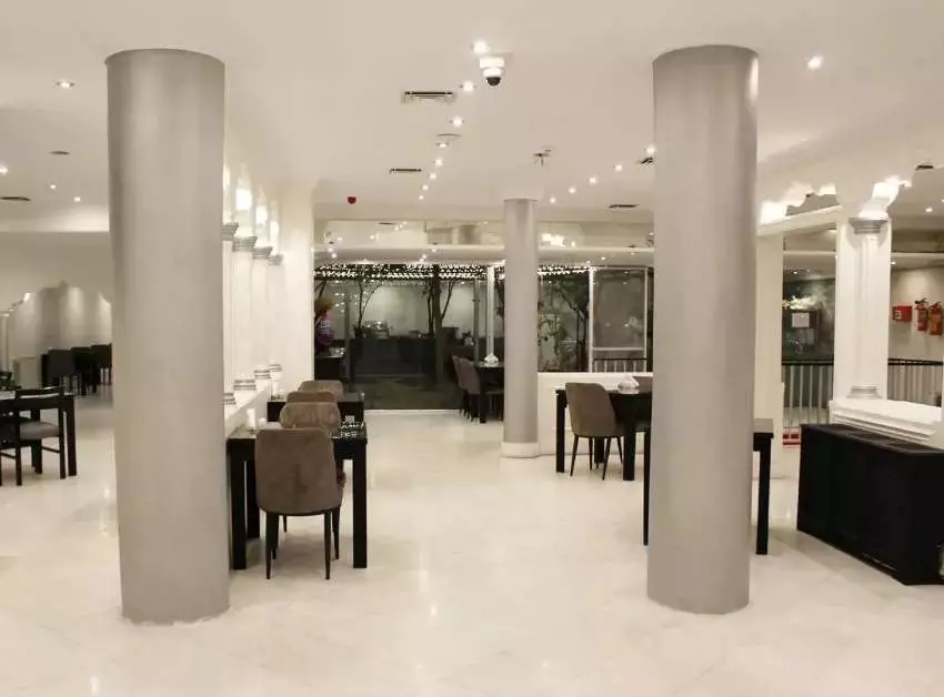 Karoon Hotel