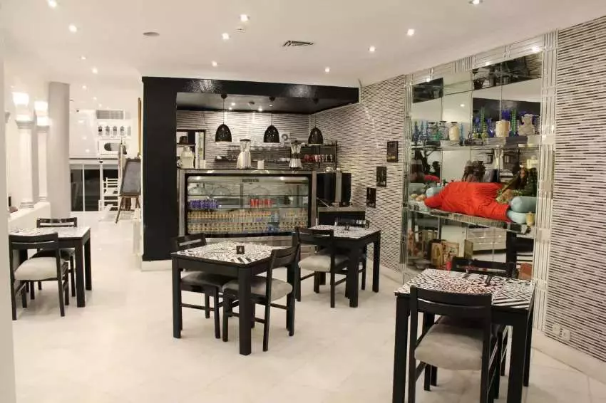 Karoon Hotel